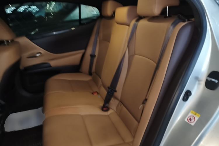 Used Lexus ES 2018 300h Premier Edition China V Standard Left Rear Seat