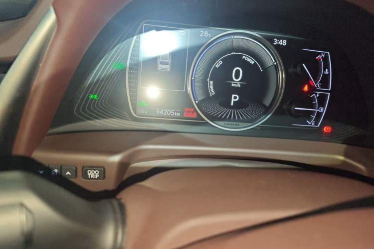 Used Lexus ES 2018 300h Premier Edition China V Standard Odometer Close Up