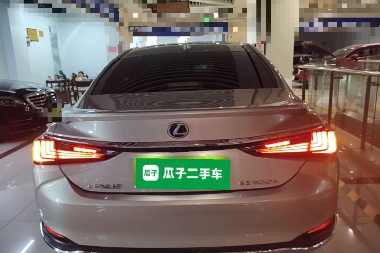 Used Lexus ES 2018 300h Premier Edition China V Standard Rear