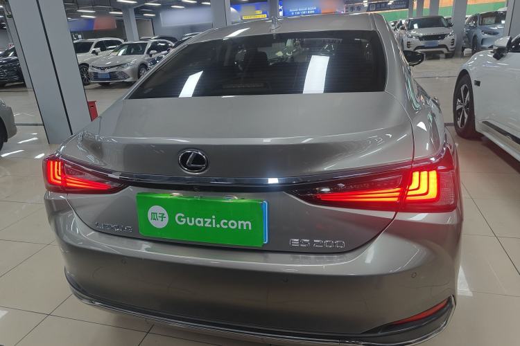 Used Lexus ES 2018 200 Excellence Edition China V Standard Rear