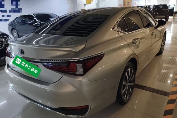 Used Lexus ES 2018 300h Premier Edition China V Standard Rear Right 45 Deg