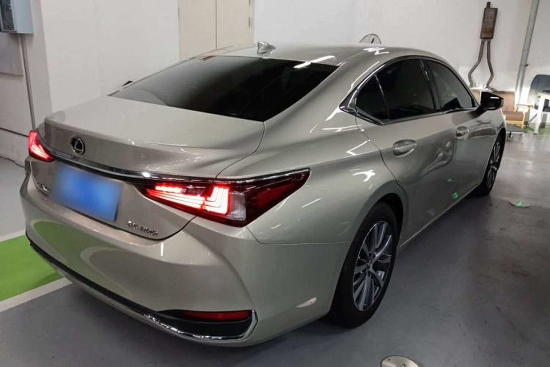 Used Lexus ES 2018 200 Excellence Edition China V Standard Rear Right 45 Deg