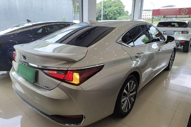 Used Lexus ES 2018 200 Excellence Edition China V Standard Rear Right 45 Deg