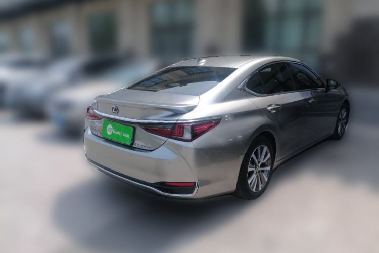 Used Lexus ES 2018 300h Premier Edition China VI Standard Rear Right 45 Deg
