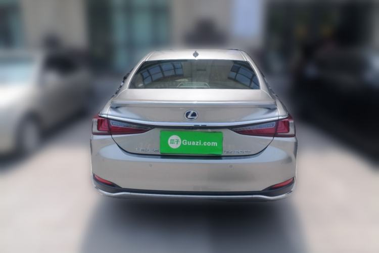 Used Lexus ES 2018 300h Premier Edition China VI Standard Rear