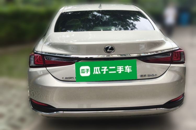 Used Lexus ES 2018 200 Excellence Edition China VI Standard Rear