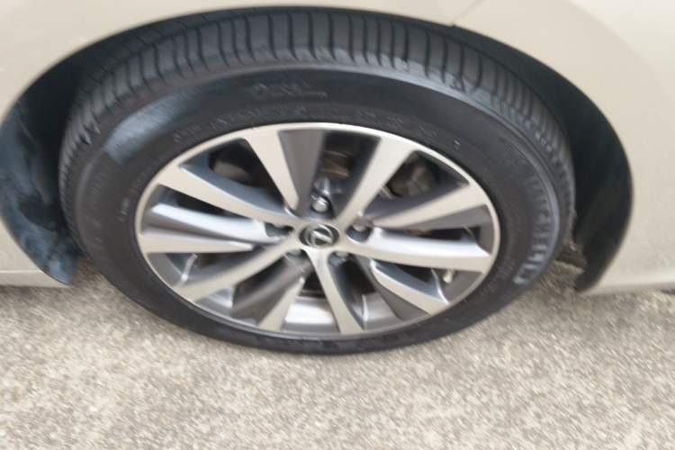Used Lexus ES 2018 200 Excellence Edition China VI Standard Right Front Wheel Hub