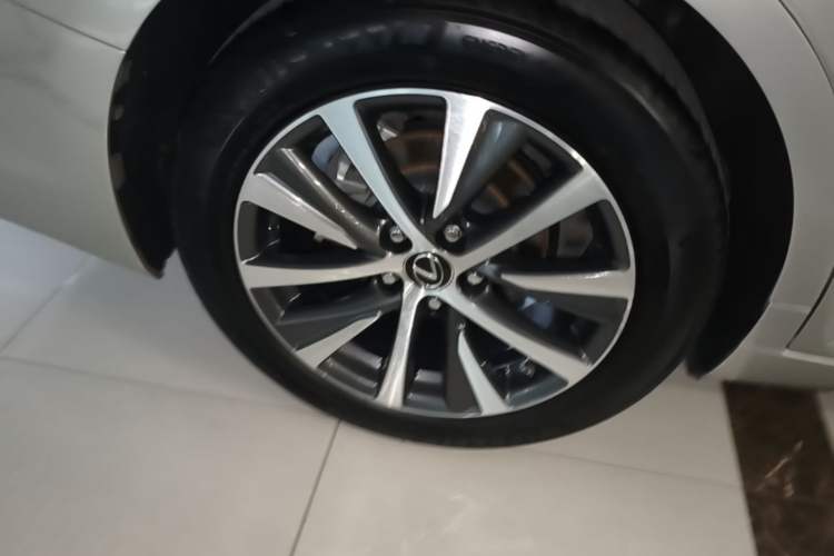 Used Lexus ES 2018 300h Premier Edition China V Standard Right Rear Wheel Hub