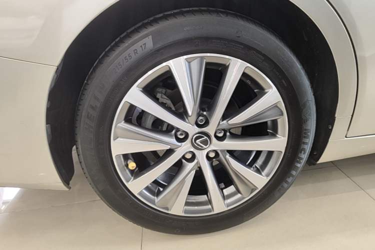 Used Lexus ES 2018 200 Excellence Edition China V Standard Right Rear Wheel Hub