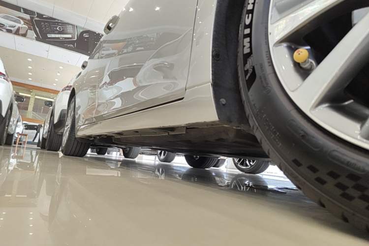 Used Lexus ES 2018 200 Excellence Edition China V Standard Right Side Sill