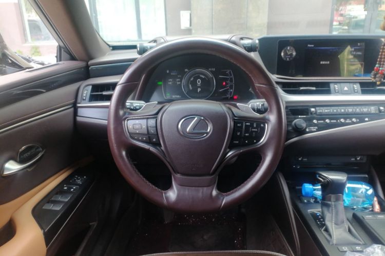 Used Lexus ES 2018 300h Premier Edition China VI Standard Steering Wheel