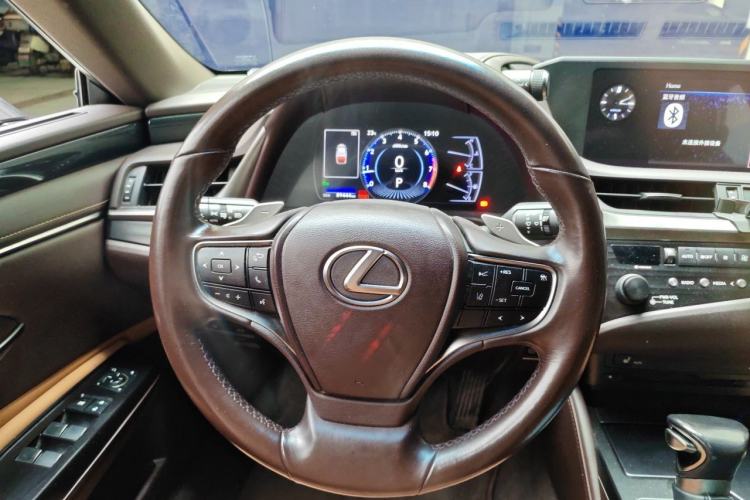 Used Lexus ES 2018 200 Excellence Edition China V Standard Steering Wheel
