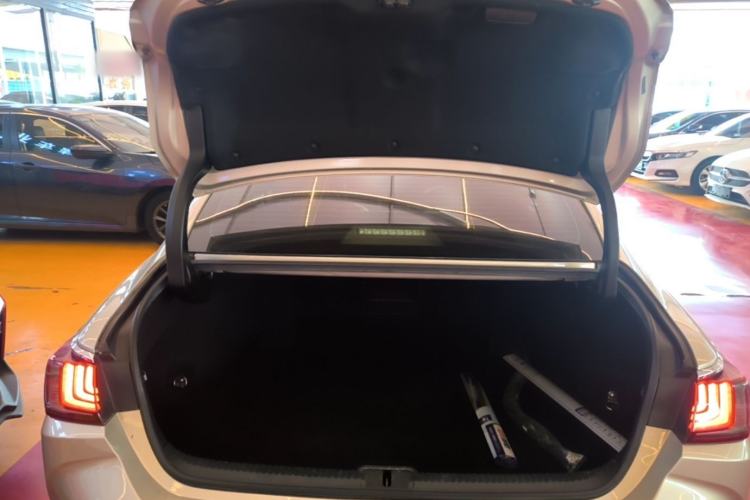 Used Lexus ES 2018 200 Excellence Edition China V Standard Trunk