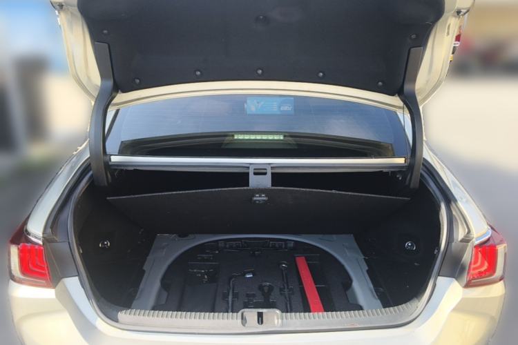 Used Lexus ES 2018 300h Premier Edition China VI Standard Trunk