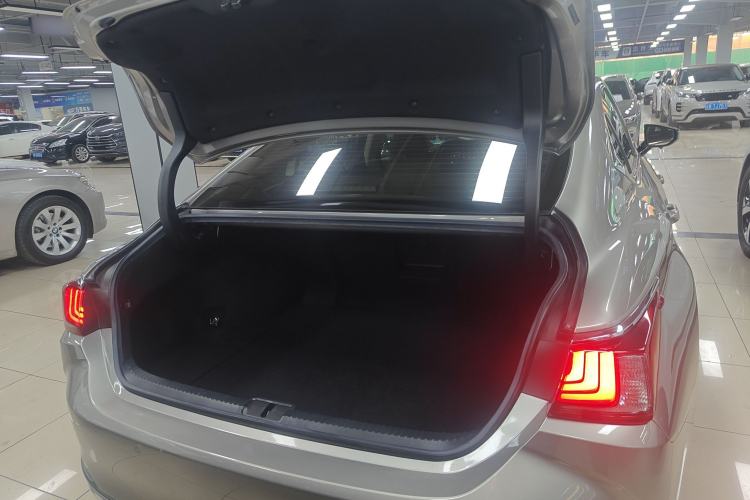 Used Lexus ES 2018 200 Excellence Edition China V Standard Trunk