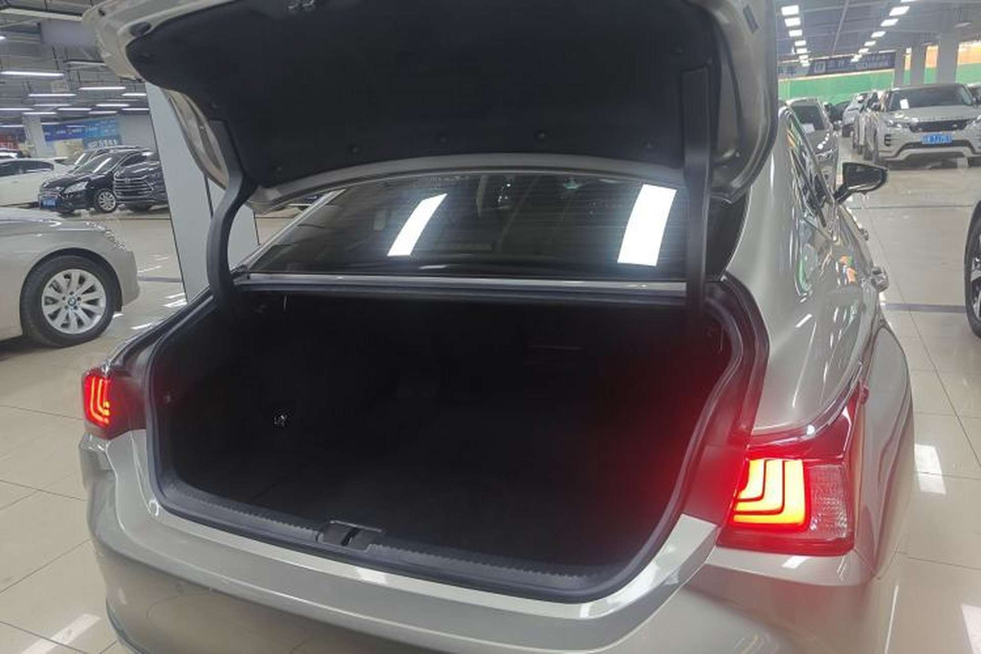 Used Lexus ES 2018 200 Excellence Edition China V Standard Trunk