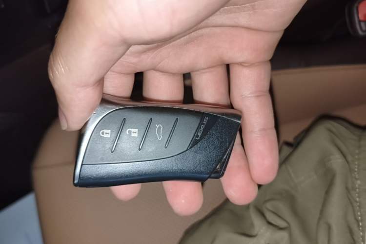 Used Lexus ES 2018 300h Premier Edition China V Standard Vehicle Key