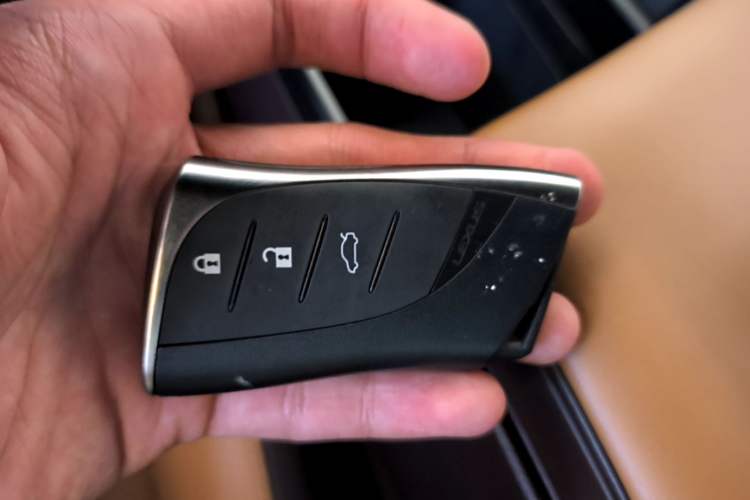 Used Lexus ES 2018 200 Excellence Edition China V Standard Vehicle Key