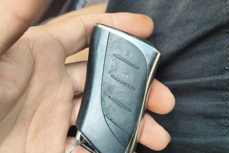 Used Lexus ES 2018 200 Excellence Edition China VI Standard Vehicle Key