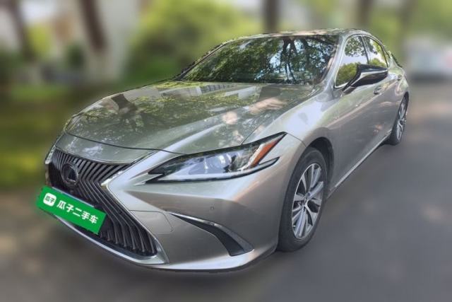 Used Lexus ES 2018 300h Premier Edition China VI Standard