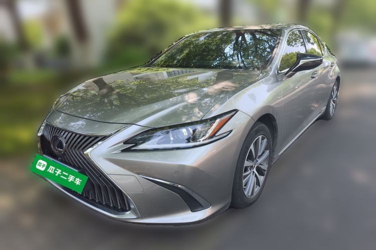 Used Lexus ES 2018 300h Premier Edition China VI Standard Guazi used car, China used car export, Used car for sale, Used cars, Cheapest cars for sale