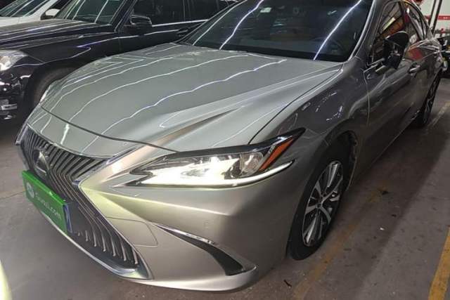 Used Lexus ES 2018 300h Premier Edition China VI Standard