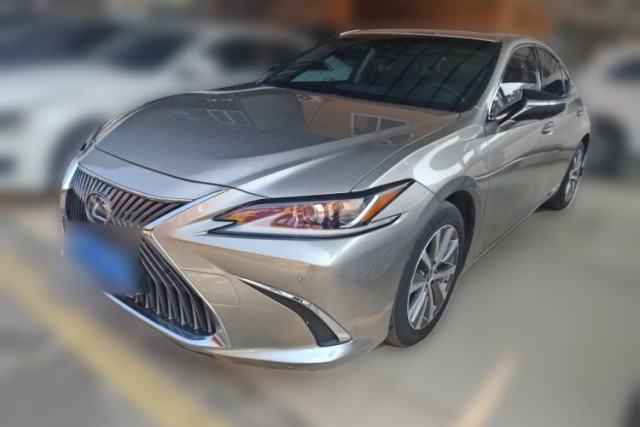Used Lexus ES 2018 300h Premier Edition China VI Standard