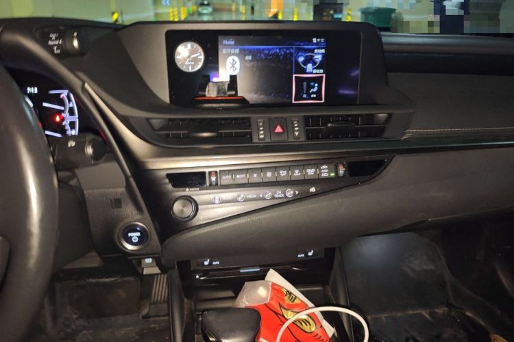 Used Lexus ES 2018 300h Premier Edition China VI Standard Audio And AC Panel