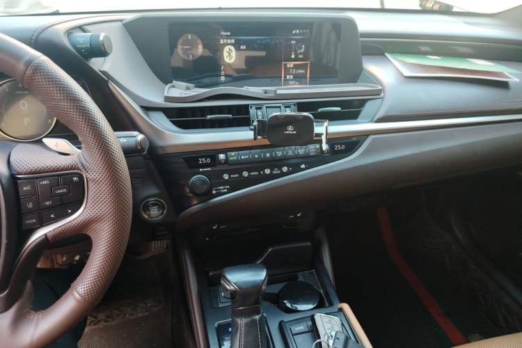 Used Lexus ES 2018 260 Excellence Edition China V Standard Audio And AC Panel