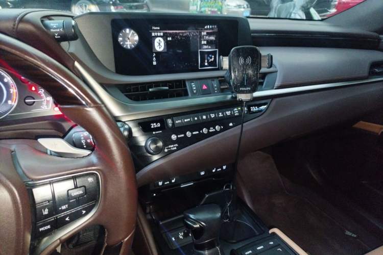 Used Lexus ES 2018 200 Luxury Edition China V Standard Audio And AC Panel