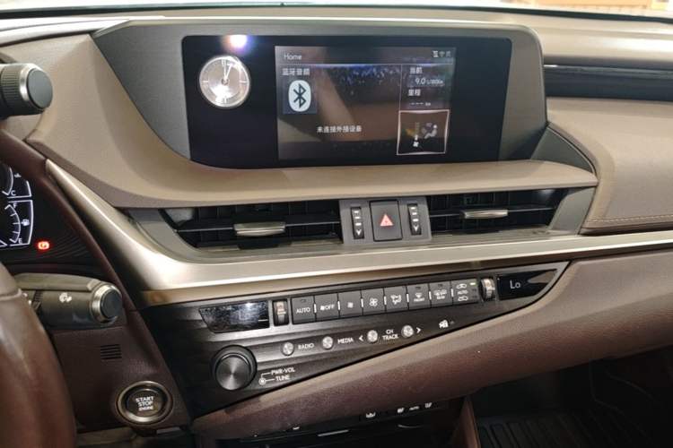 Used Lexus ES 2018 200 Luxury Edition China V Standard Audio And AC Panel