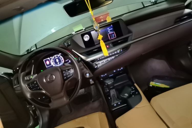 Used Lexus ES 2018 200 Luxury Edition China V Standard Center Console