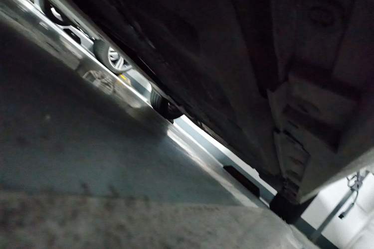 Used Lexus ES 2018 300h Premier Edition China VI Standard Chassis Front Left