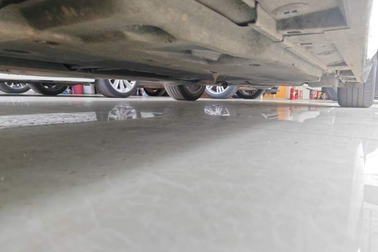 Used Lexus ES 2018 300h Premier Edition China VI Standard Chassis Front Left