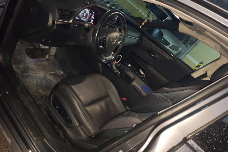 Used Lexus ES 2018 300h Premier Edition China VI Standard Driver Seat
