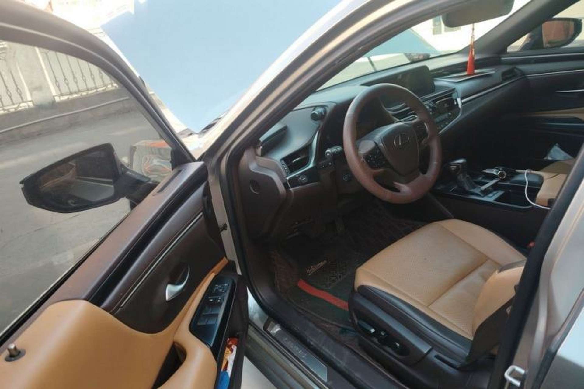 Used Lexus ES 2018 260 Excellence Edition China V Standard Driver Seat