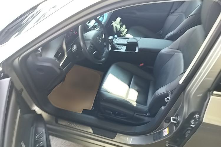 Used Lexus ES 2018 200 Excellence Edition China V Standard Driver Seat