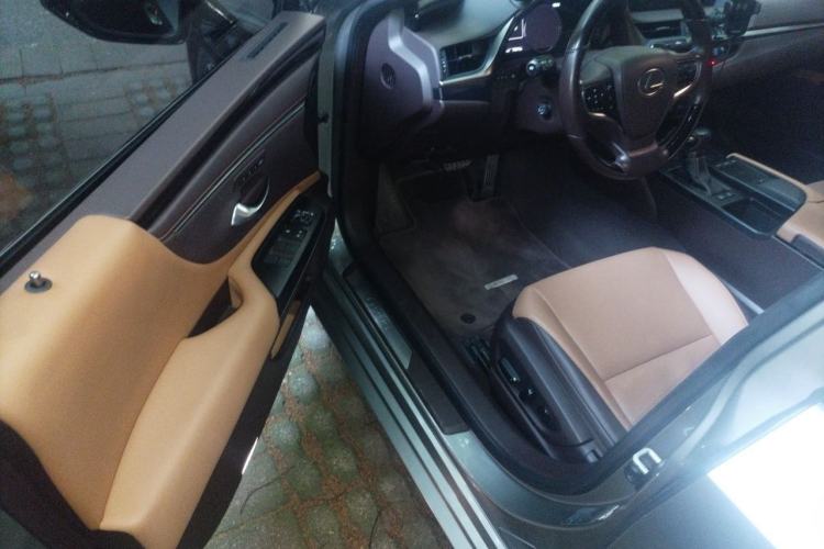 Used Lexus ES 2018 200 Luxury Edition China V Standard Driver Seat