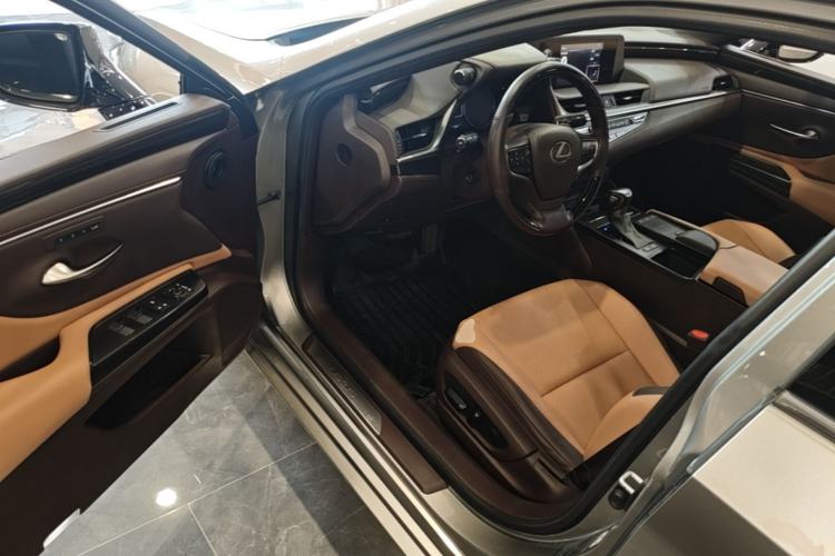 Used Lexus ES 2018 200 Luxury Edition China V Standard Driver Seat