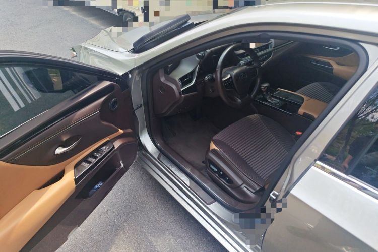 Used Lexus ES 2018 200 Excellence Edition China V Standard Driver Seat