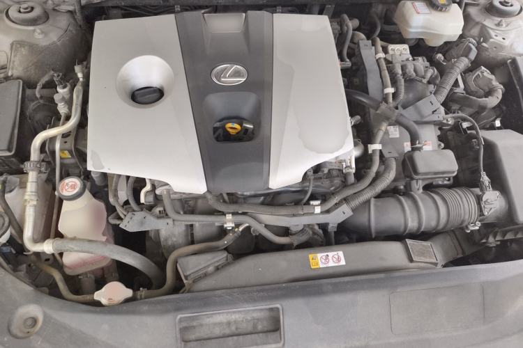Used Lexus ES 2018 300h Premier Edition China VI Standard Engine Bay