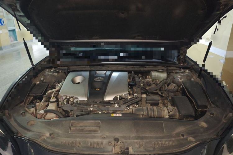 Used Lexus ES 2018 300h Premier Edition China VI Standard Engine Bay