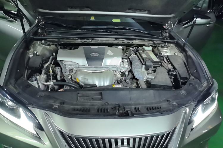 Used Lexus ES 2018 200 Luxury Edition China V Standard Engine Bay