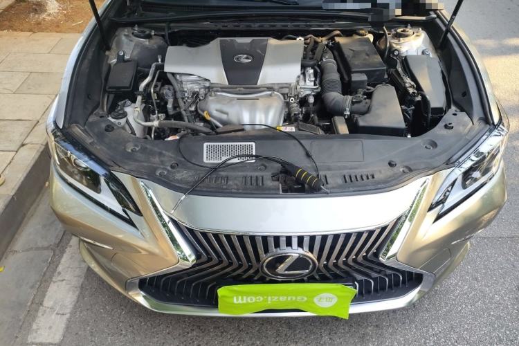 Used Lexus ES 2018 200 Excellence Edition China V Standard Engine Bay