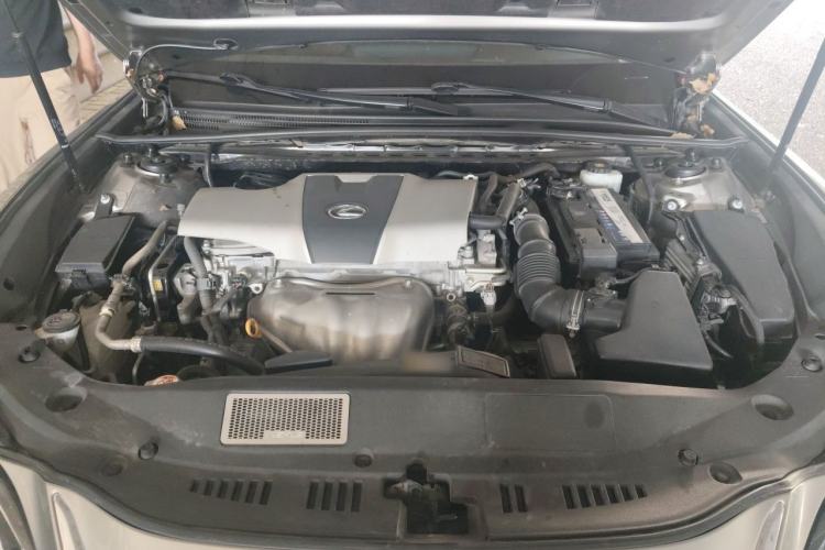 Used Lexus ES 2018 200 Excellence Edition China V Standard Engine Bay