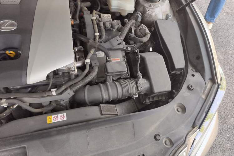 Used Lexus ES 2018 300h Premier Edition China VI Standard Engine Bay Left