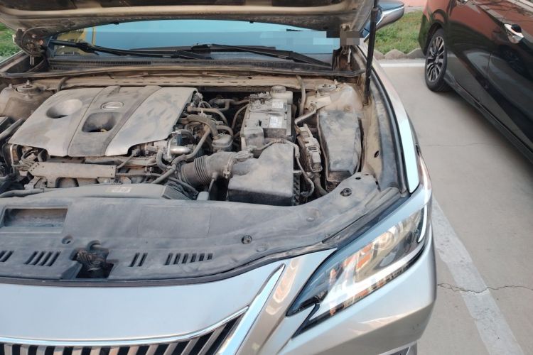 Used Lexus ES 2018 260 Excellence Edition China V Standard Engine Bay Left