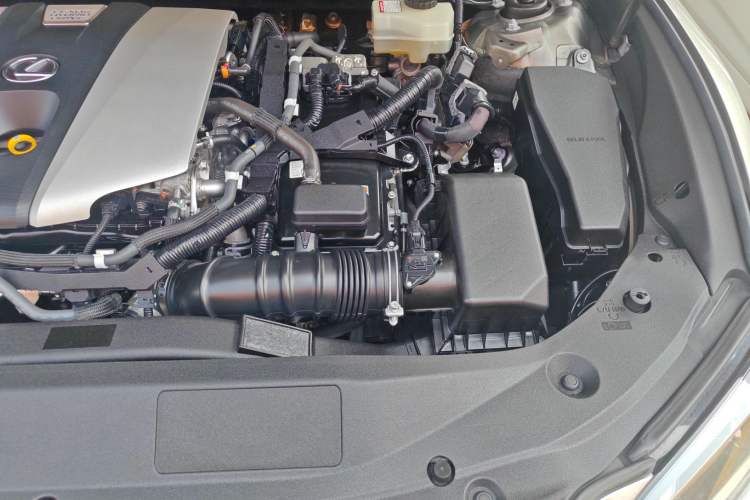 Used Lexus ES 2018 300h Premier Edition China VI Standard Engine Bay Left