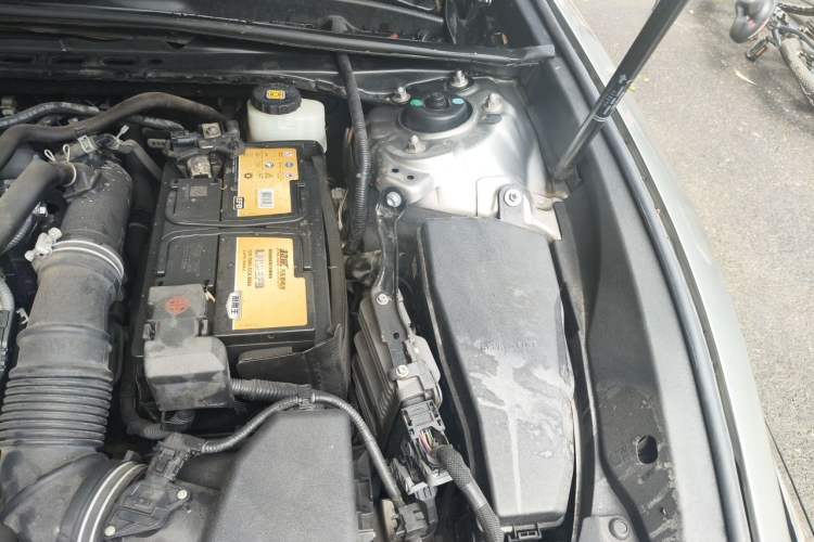Used Lexus ES 2018 200 Excellence Edition China V Standard Engine Bay Left
