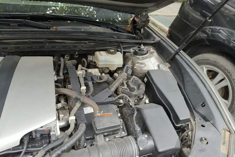 Used Lexus ES 2018 300h Executive Version China V Standard Engine Bay Left